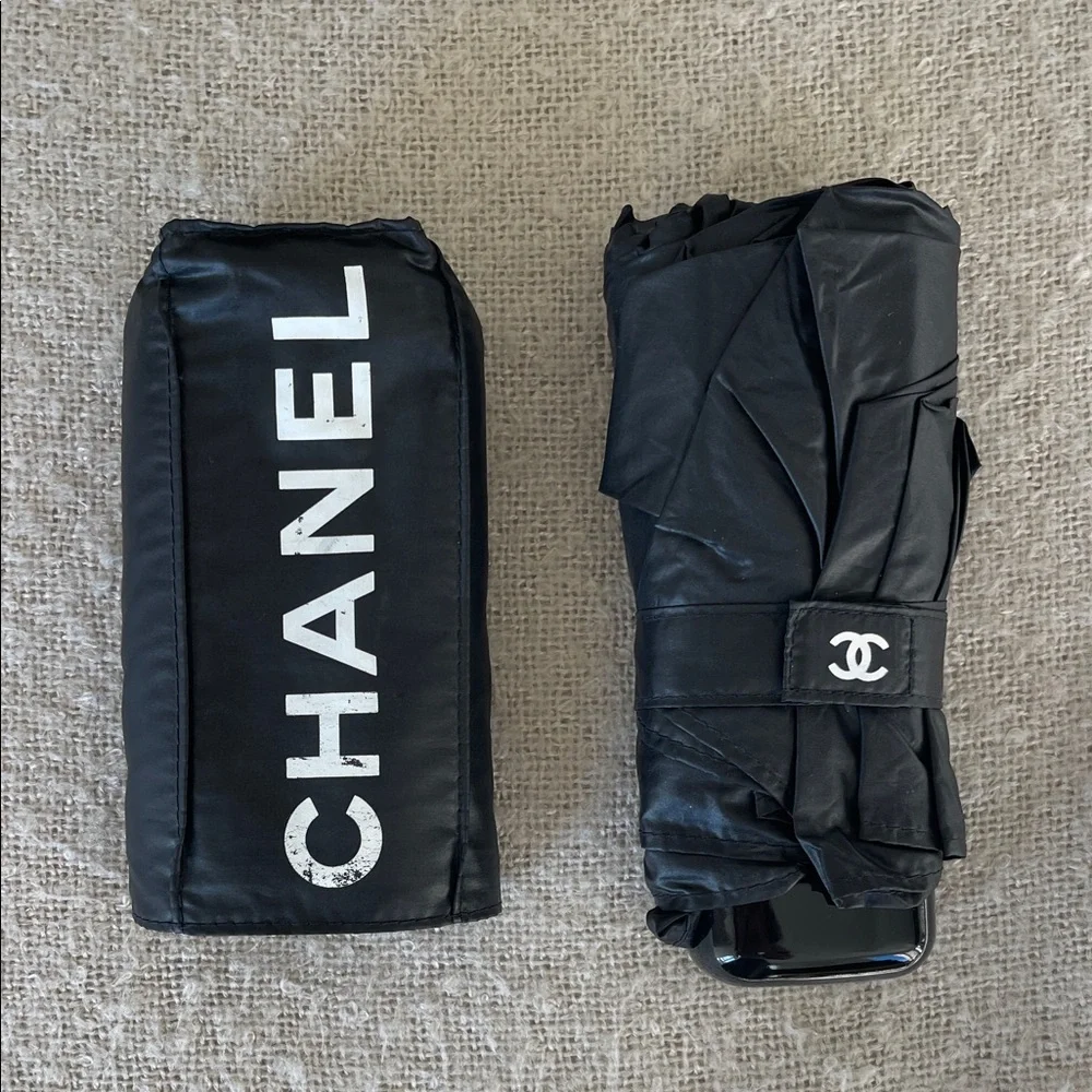 Chanel Black Umbrella Collectible piece - Picture 3 of 13